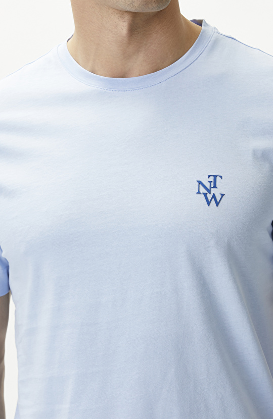 Comfort Fit Açık Mavi Göğüs Baskı Detaylı T-shirt