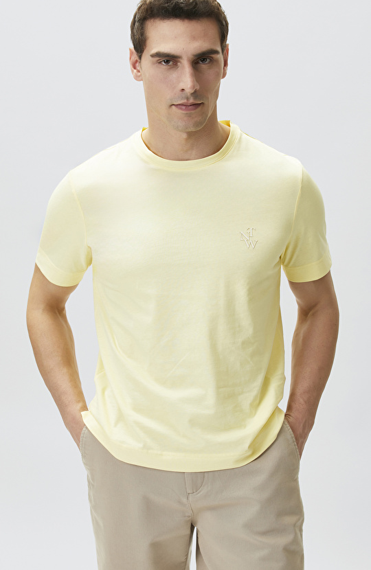 Comfort Fit Sarı Göğüs Baskı Detaylı T-shirt