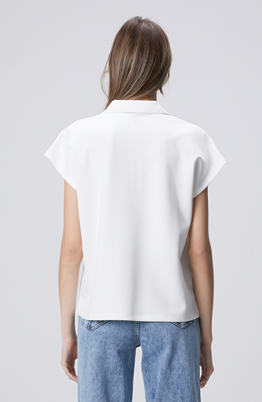 Kırık Beyaz Polo Yaka Çıtçıtlı Kısa Kol Sweatshirt