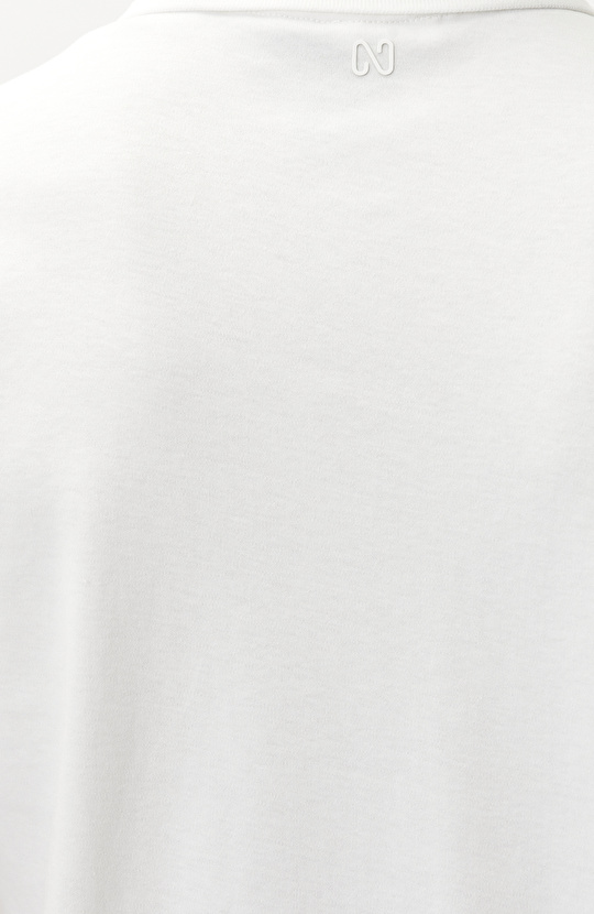Beyaz Gizli Patlı Polo Yaka Garnili T-shirt