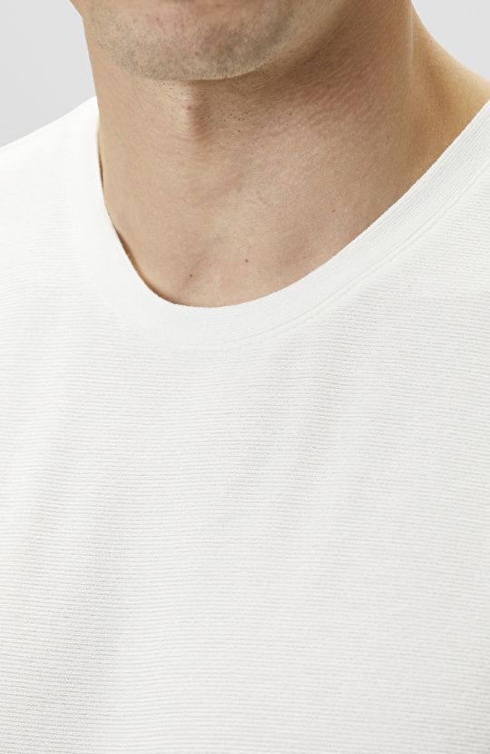 Ekru Jakarlı T-shirt