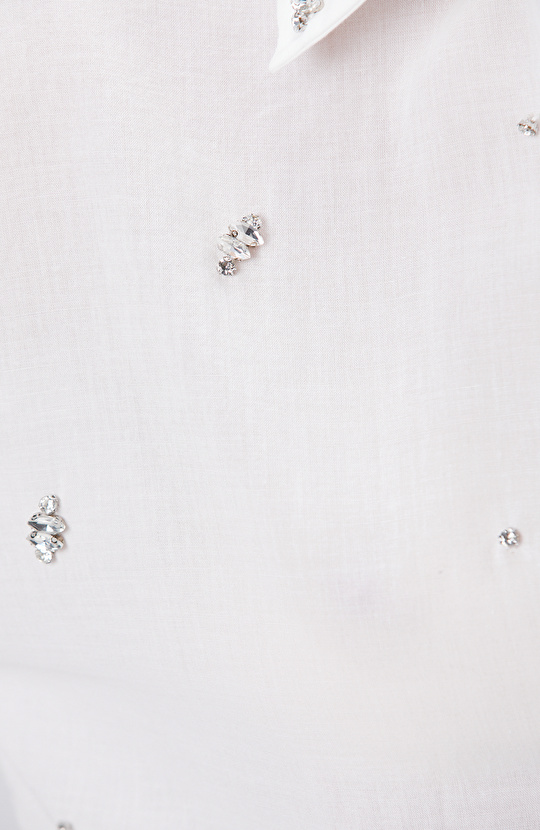 Beyaz Dağınık Taş İşlemeli Cep Detaylı Gömlek