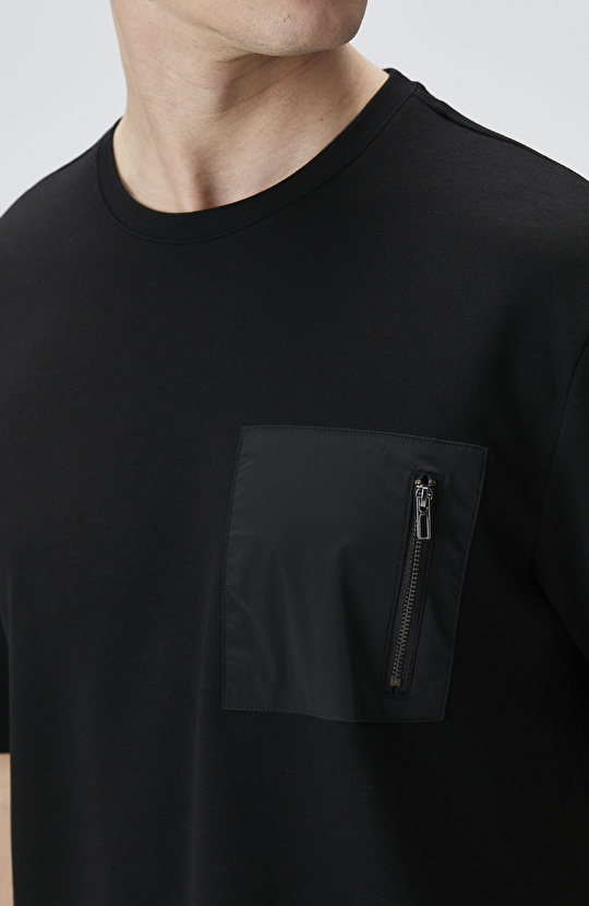 Comfort Fit Siyah Göğüs Cep Detaylı T-shirt