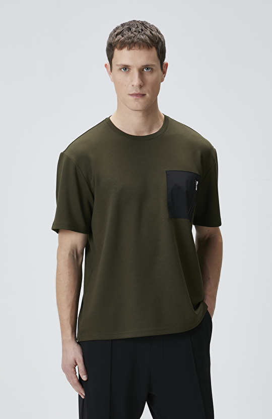 Comfort Fit Haki Göğüs Cep Detaylı T-shirt