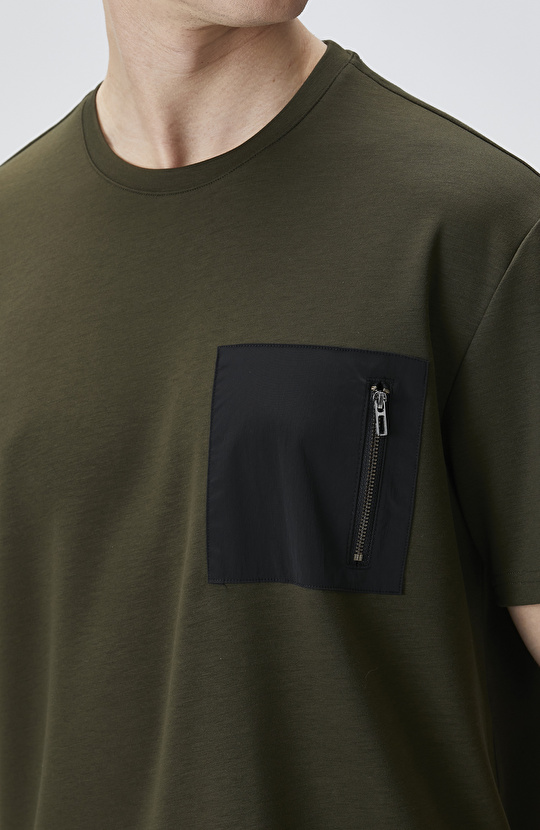 Comfort Fit Haki Göğüs Cep Detaylı T-shirt