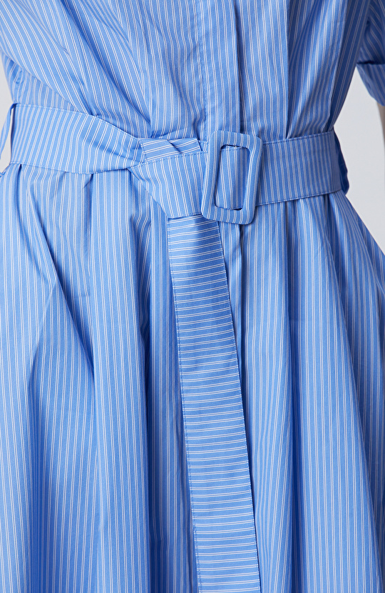 Mavi Beyaz Çizgili Desenli Midi Elbise