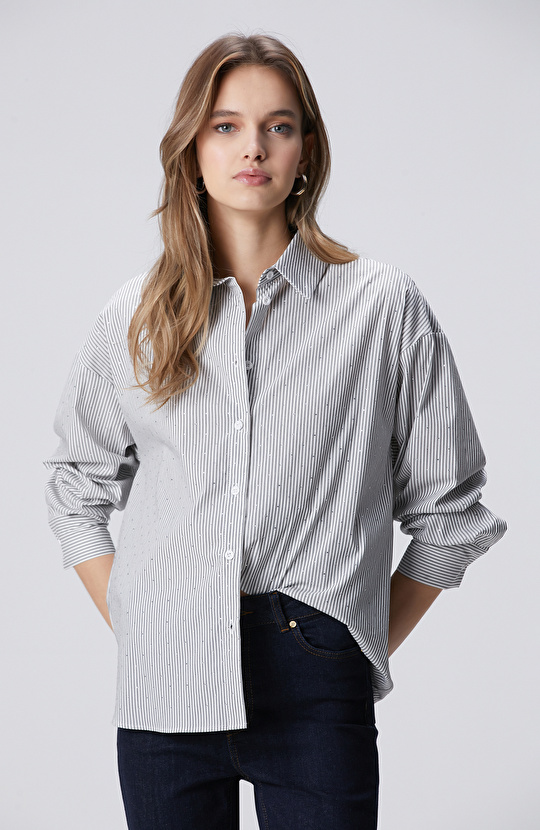 Beyaz Siyah Çizgili Taş Baskılı Gömlek