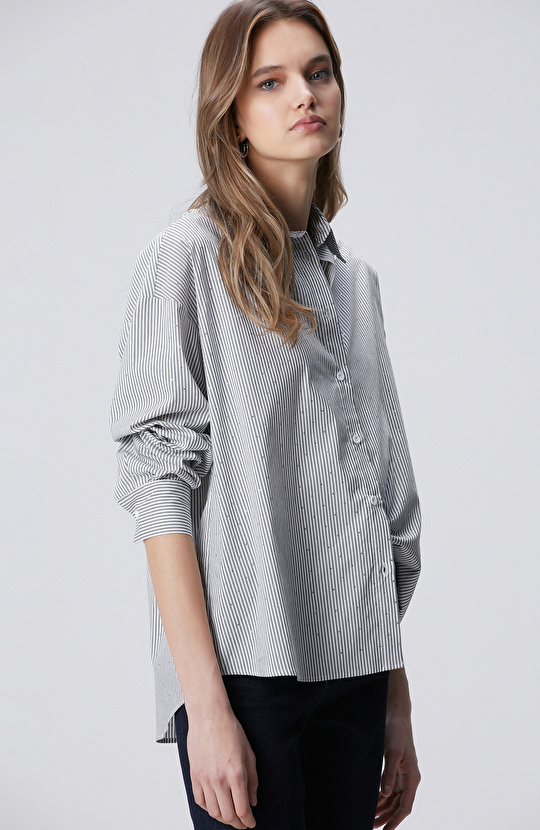 Beyaz Siyah Çizgili Taş Baskılı Gömlek