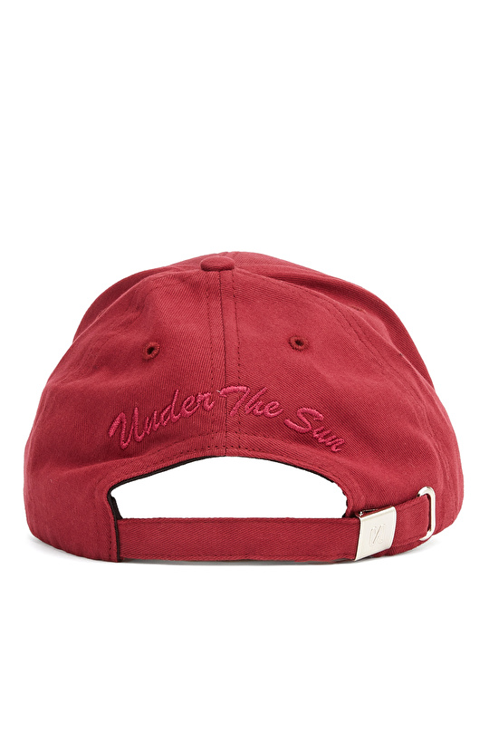 Kırmızı Kadın Şapka