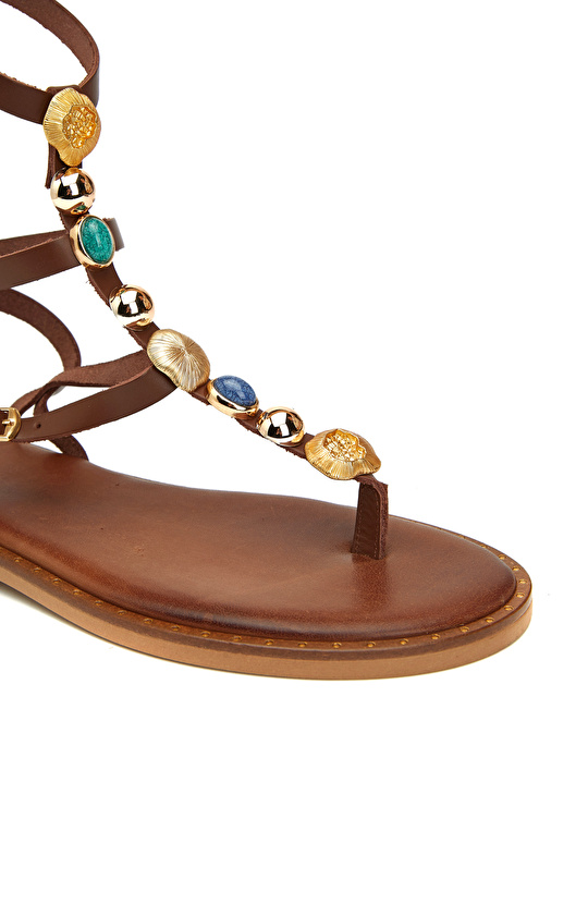 Taba Toka Detaylı Kadın Deri Sandalet