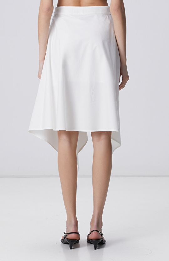 Beyaz Asimetrik Drapeli Etek