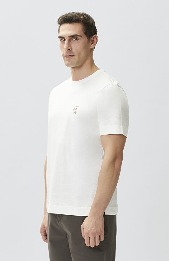Kırık Beyaz Göğüs Baskı Detaylı T-shirt
