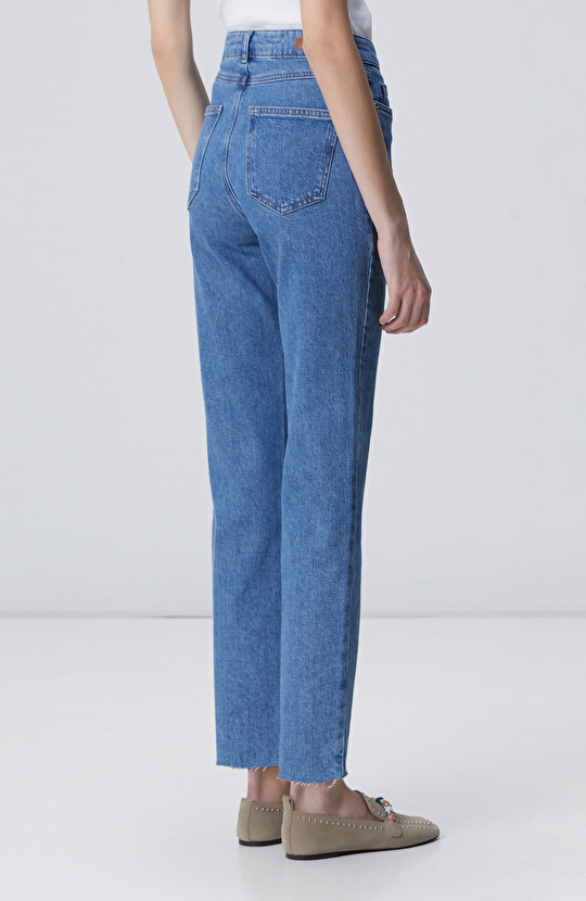 Slim Fit Açık Indigo Mavi Denim Pantolon