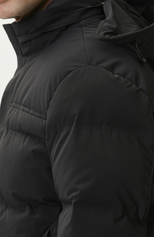 Siyah Göğüste Cep Detaylı Casual Mont