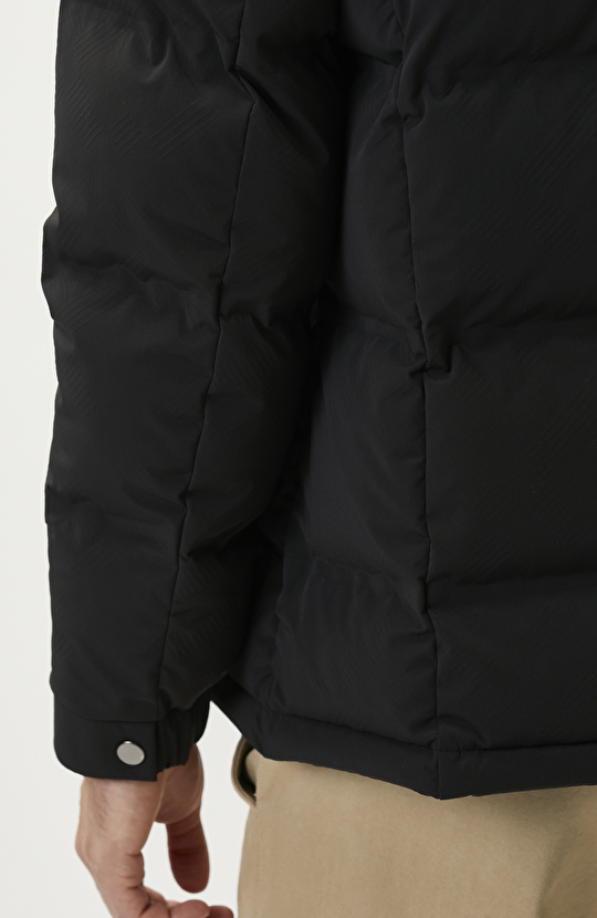 Siyah Göğüste Cep Detaylı Casual Mont
