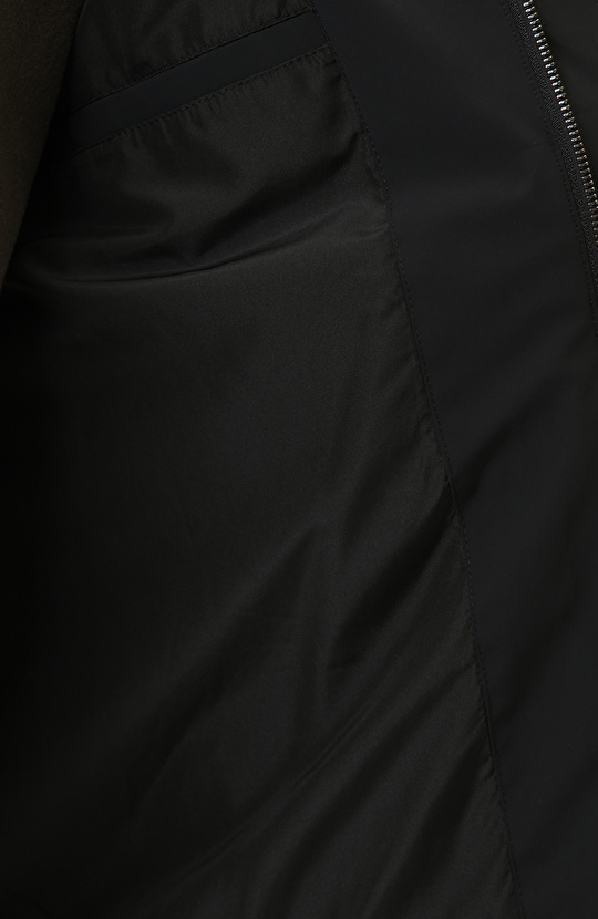 Siyah Göğüste Cep Detaylı Casual Mont