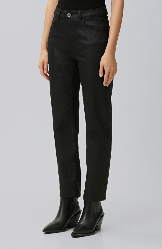 Siyah Kaplamalı Casual Pantolon
