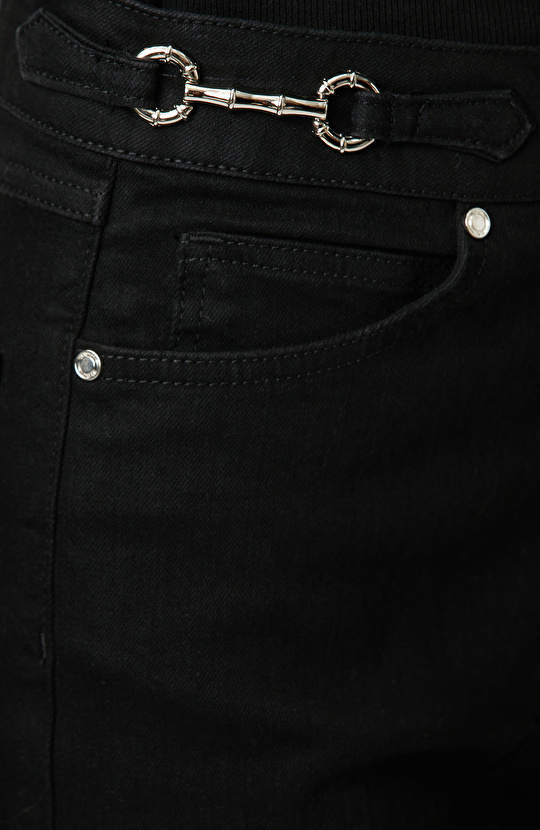 Siyah Aksesuarlı Flare Denim Pantolon