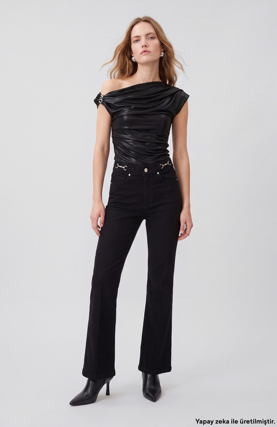 Siyah Aksesuarlı Flare Denim Pantolon