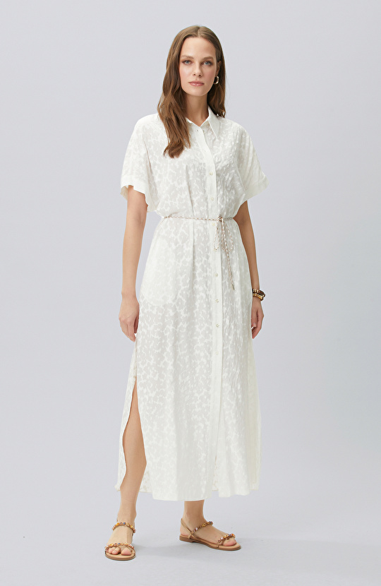 Kırık Beyaz Desen Detaylı Kaftan