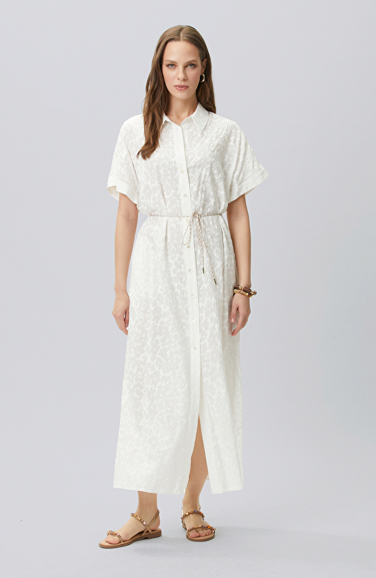 Kırık Beyaz Desen Detaylı Kaftan