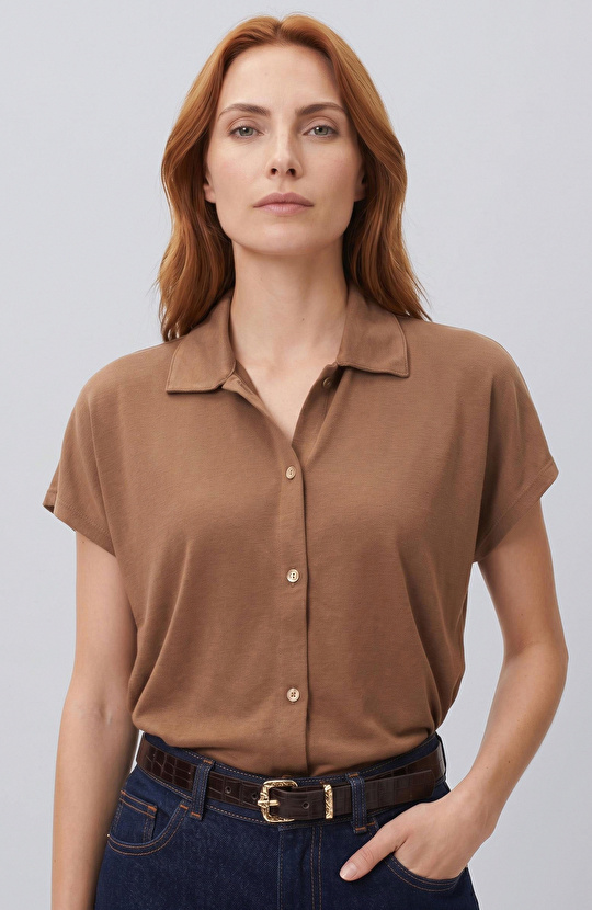 Kahverengi Gömlek Yaka T-shirt