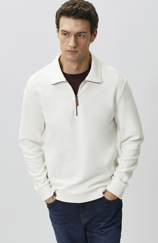 Kırık Beyaz Polo Yaka Fermuarlı Sweatshirt
