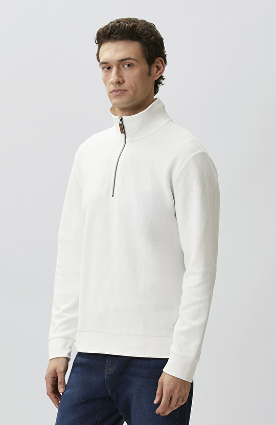 Kırık Beyaz Polo Yaka Fermuarlı Sweatshirt