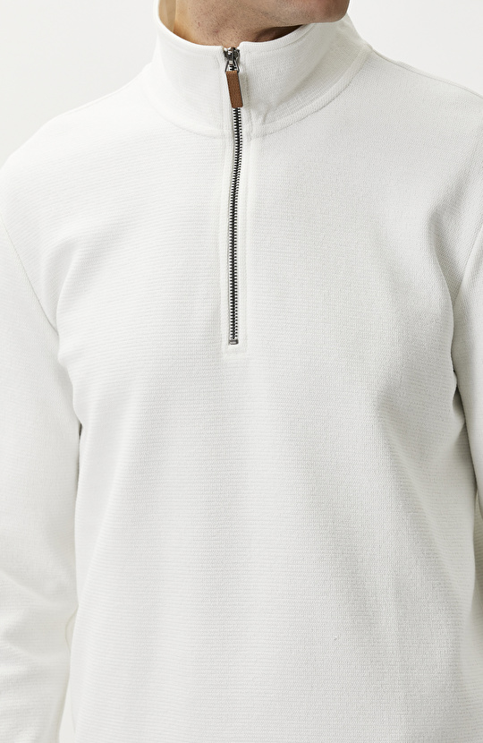 Kırık Beyaz Polo Yaka Fermuarlı Sweatshirt