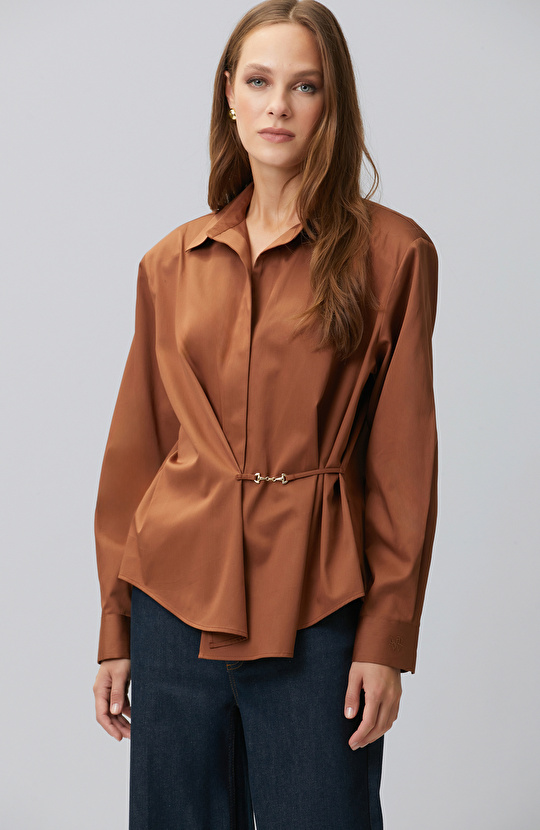 Limited Tarçın Aksesuar Detaylı Oversize Gömlek