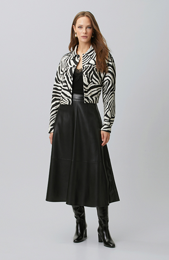 Siyah Kırık Beyaz Animal Print Desenli Mont