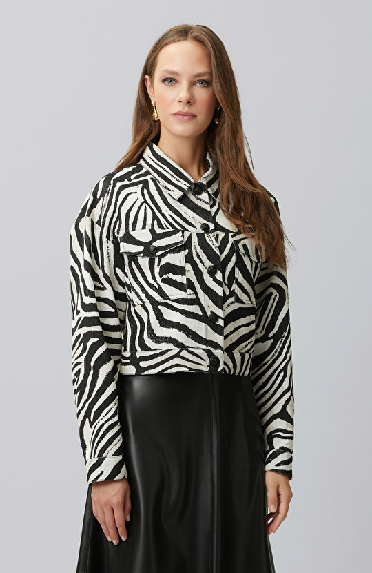 Siyah Kırık Beyaz Animal Print Desenli Mont