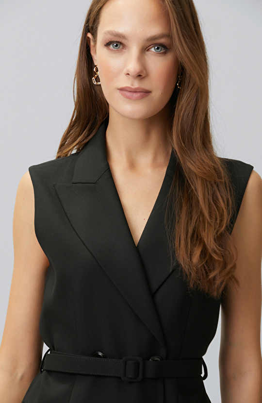 Black Belt Detailed Vest