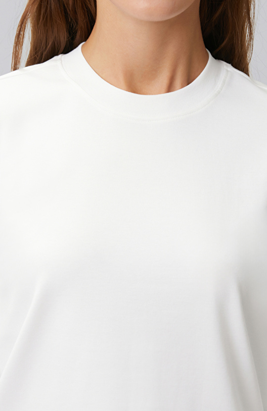 Beyaz Bisiklet Yaka Basic Sweatshirt