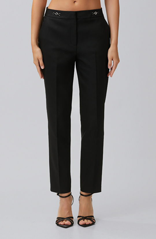 Siyah Dar Paça Aksesuarlı Skinny Pantolon