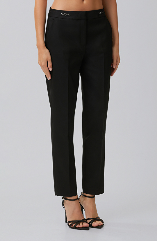 Siyah Dar Paça Aksesuarlı Skinny Pantolon
