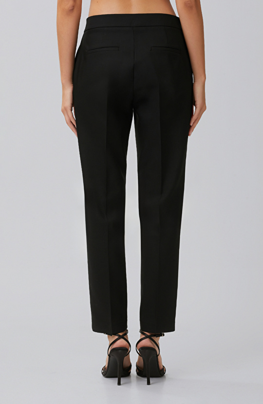 Siyah Dar Paça Aksesuarlı Skinny Pantolon