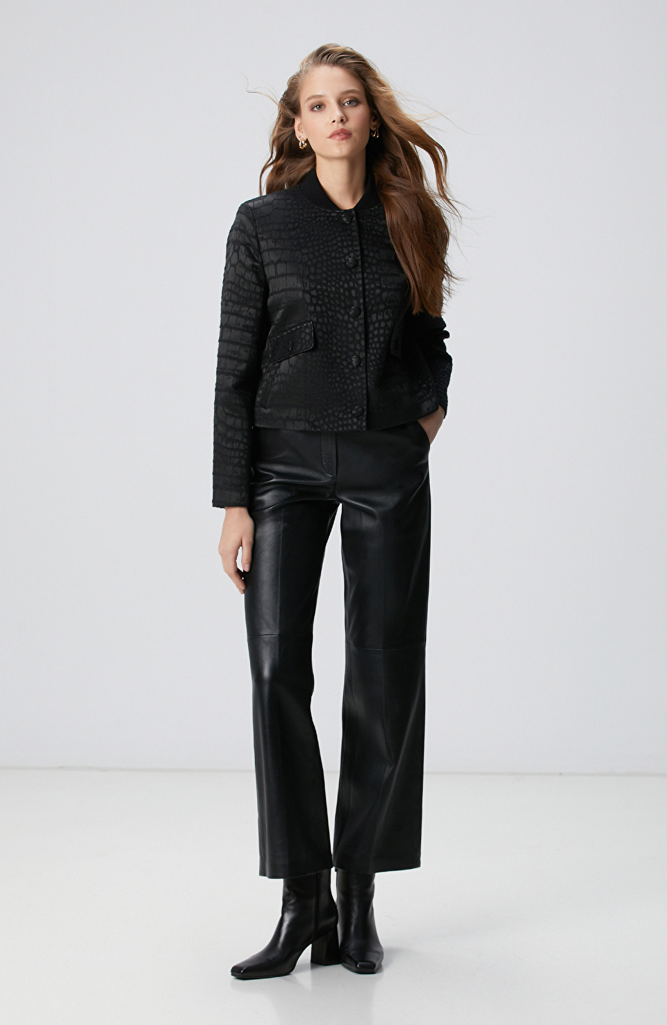 Siyah Yün Karışımlı Mont