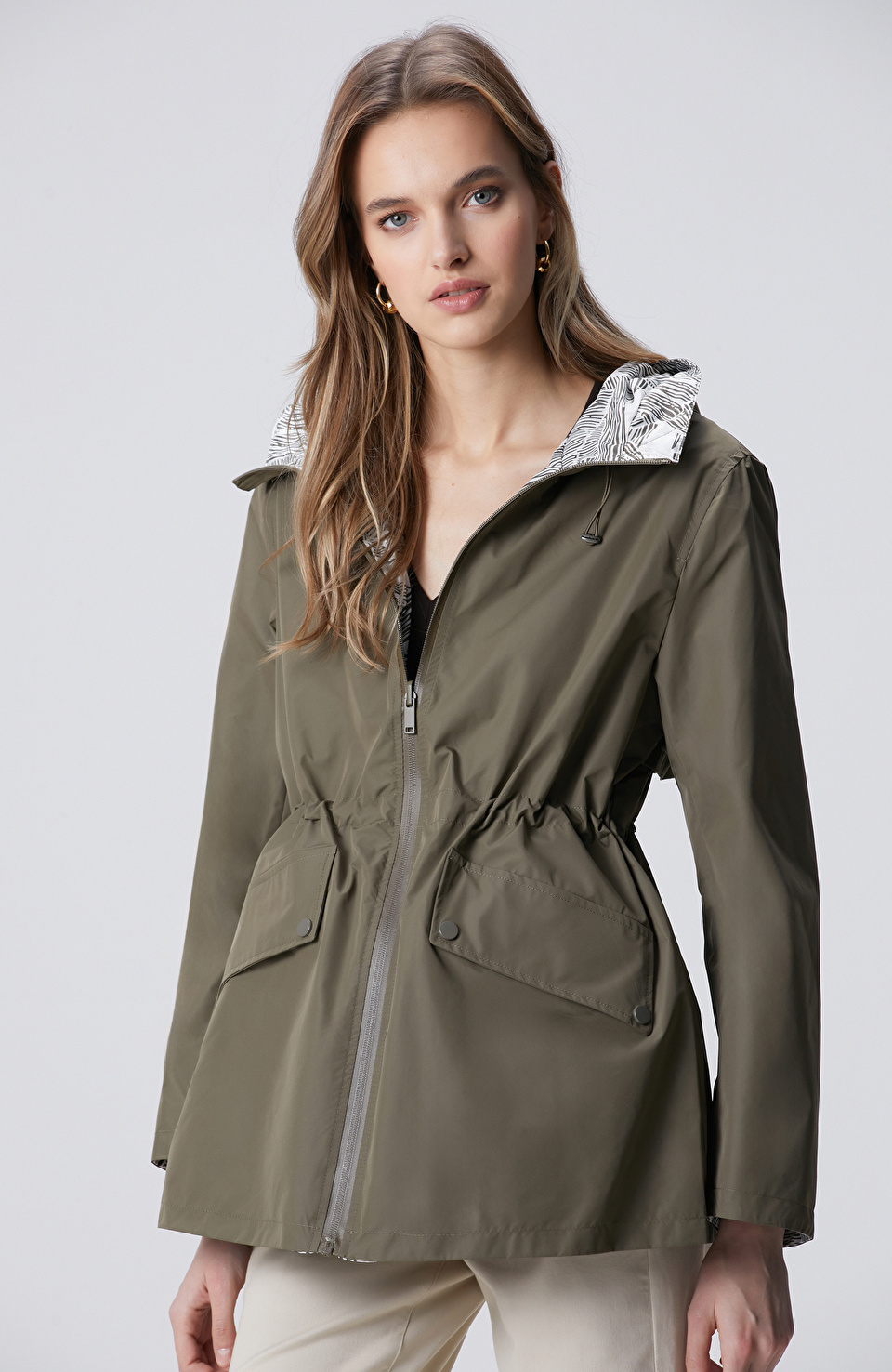 Haki Kapüşonlu Çift Taraflı Mont