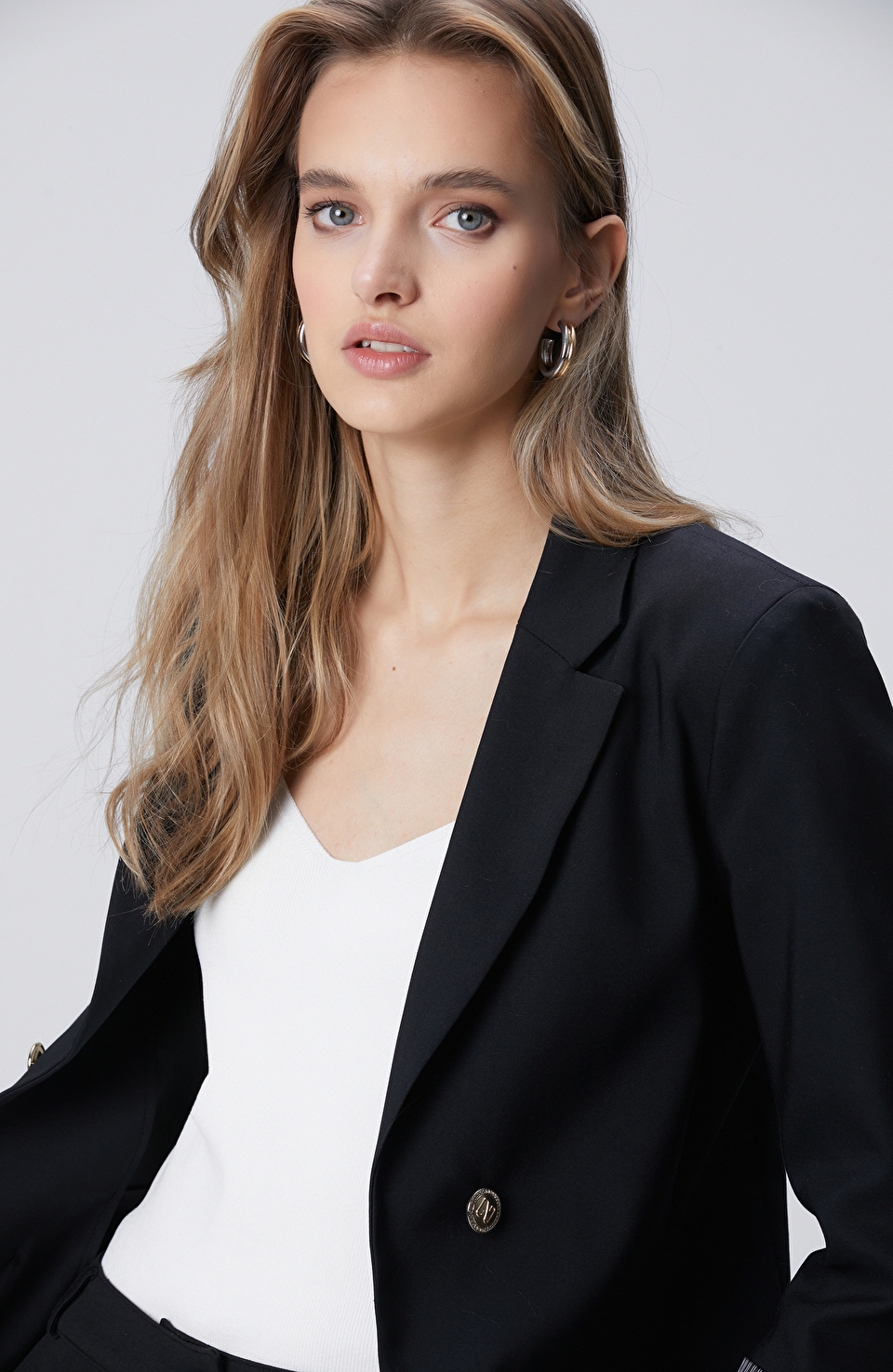 Siyah Açık Kruvaze Kol Ucu Desenli Astarlı Ceket