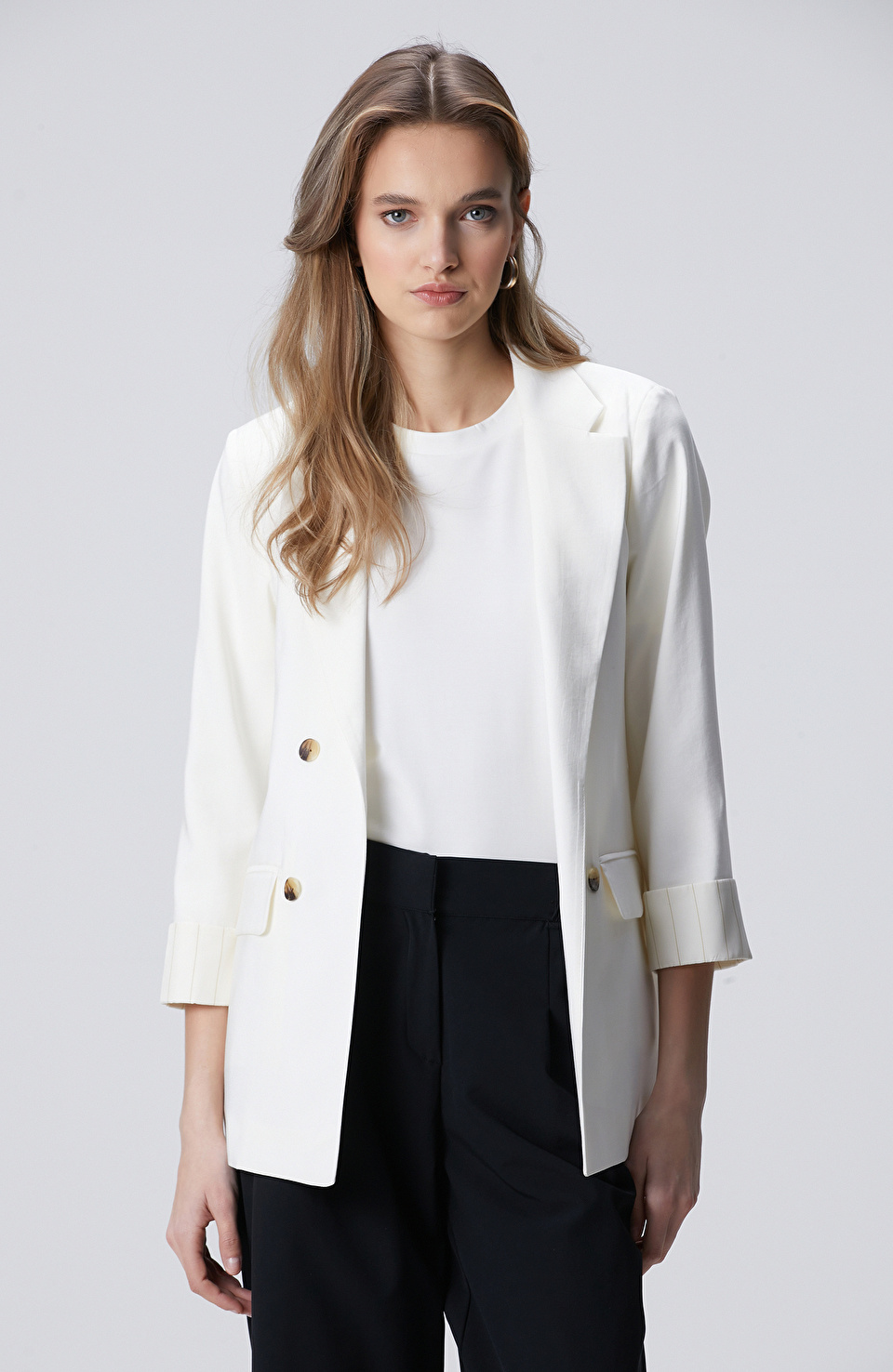 Beyaz Açık Kruvaze Kol Ucu Desenli Astarlı Ceket