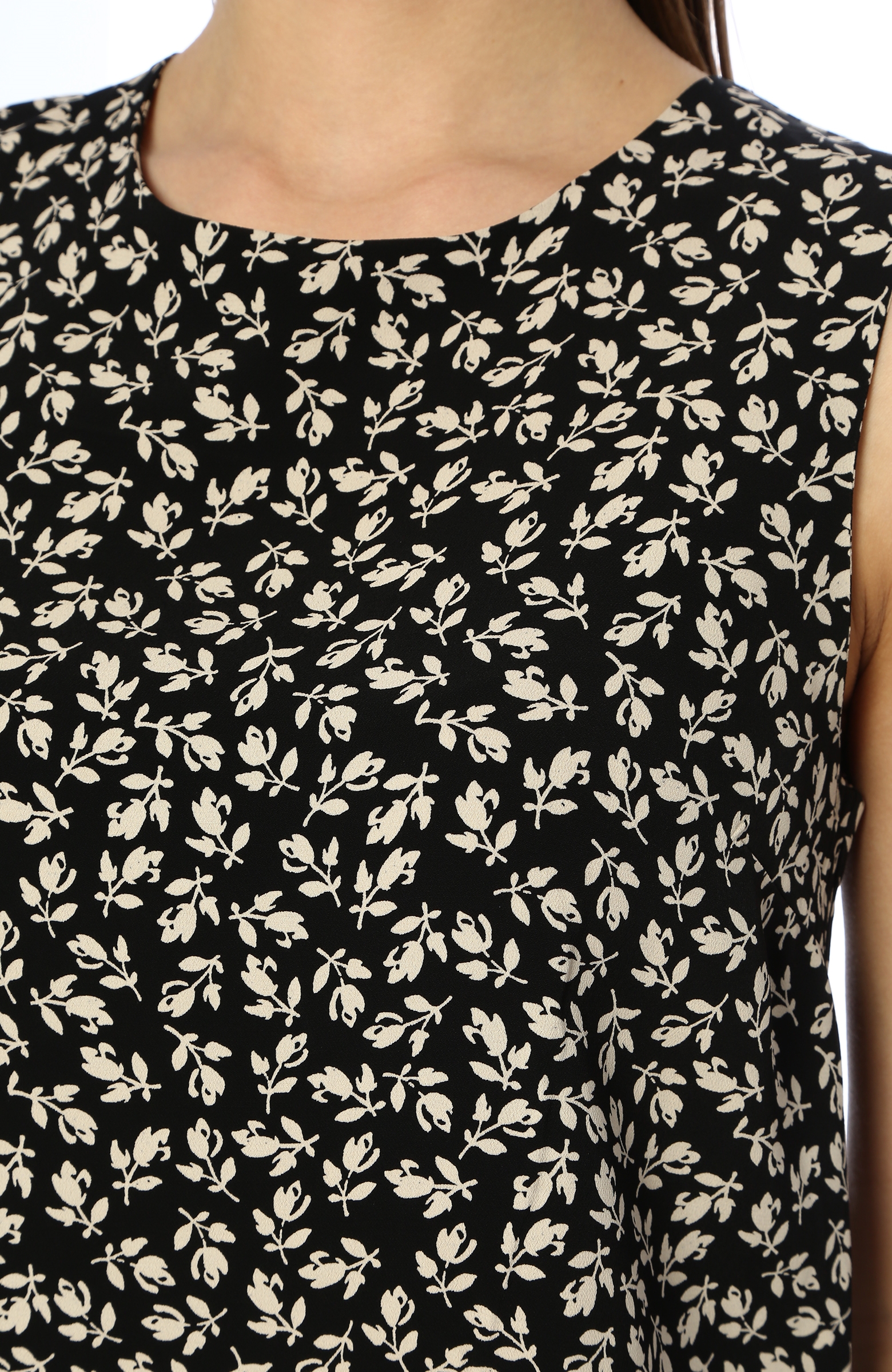 Siyah Mikro Çiçek Desenli Bluz