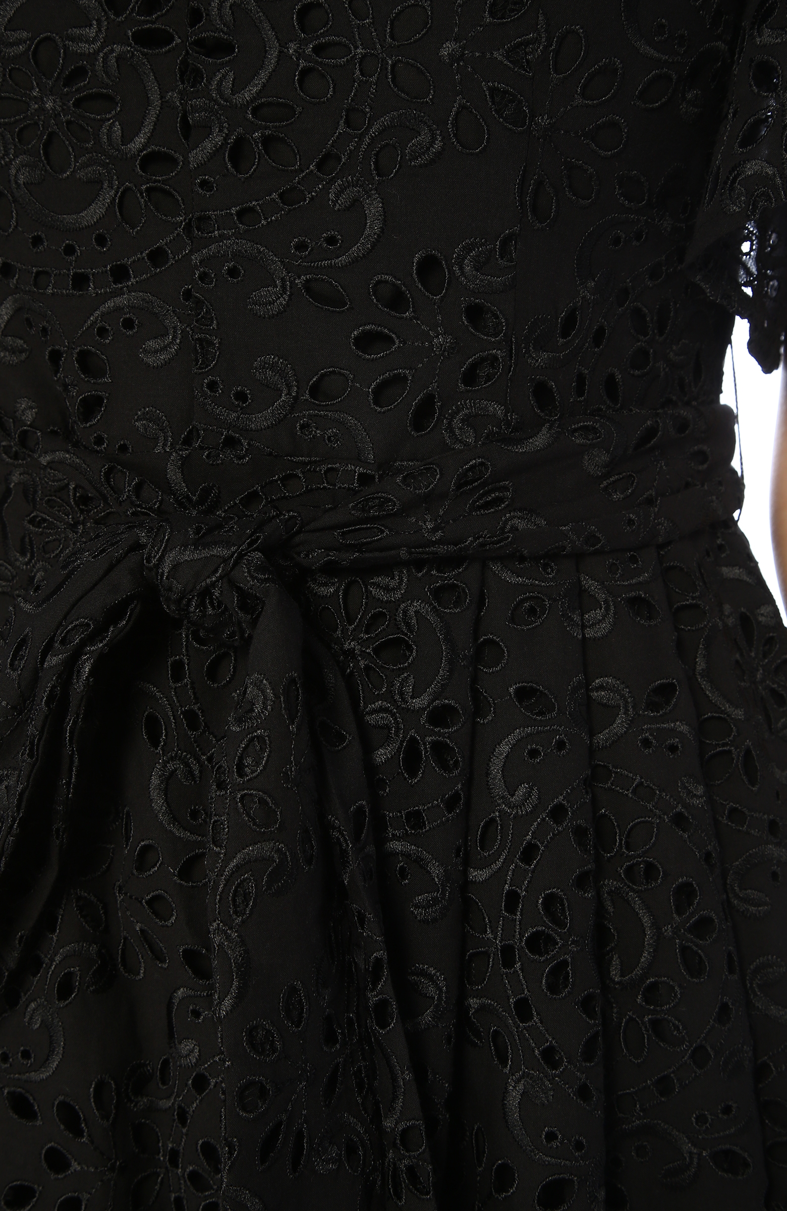 Siyah Volan Detaylı Dantelli Midi Elbise