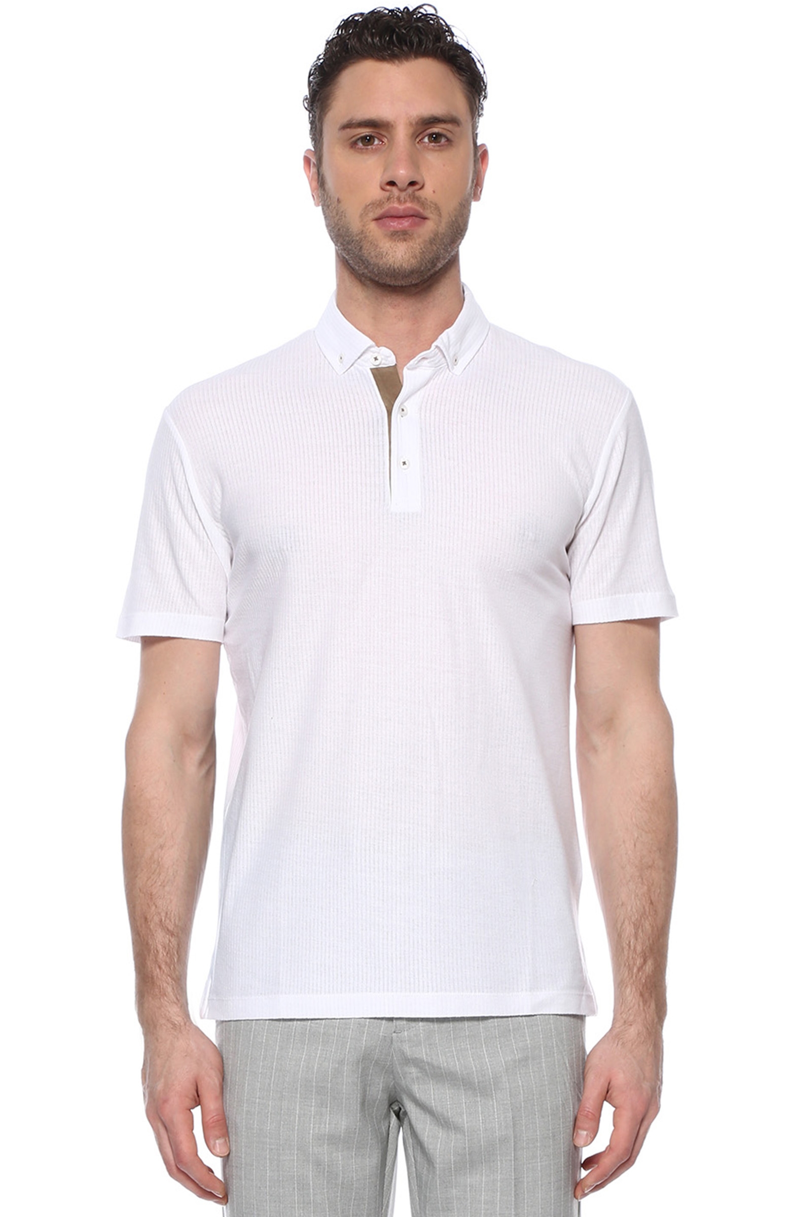 Slim Fit Beyaz Desenli Yaka Detaylı T-shirt