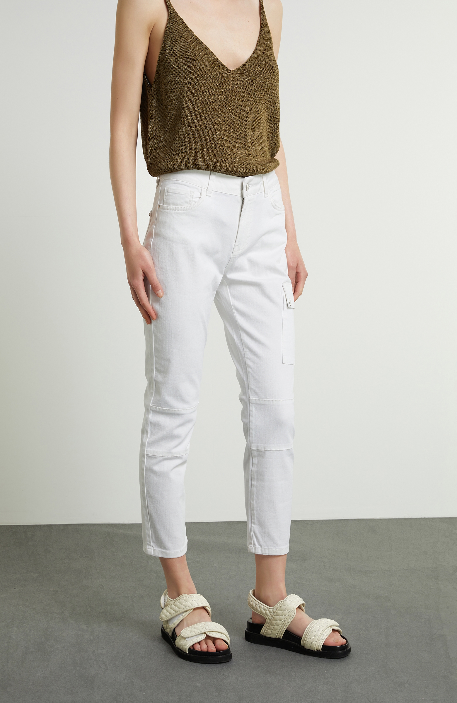 Slim Fit Beyaz Cep Detaylı Pantolon