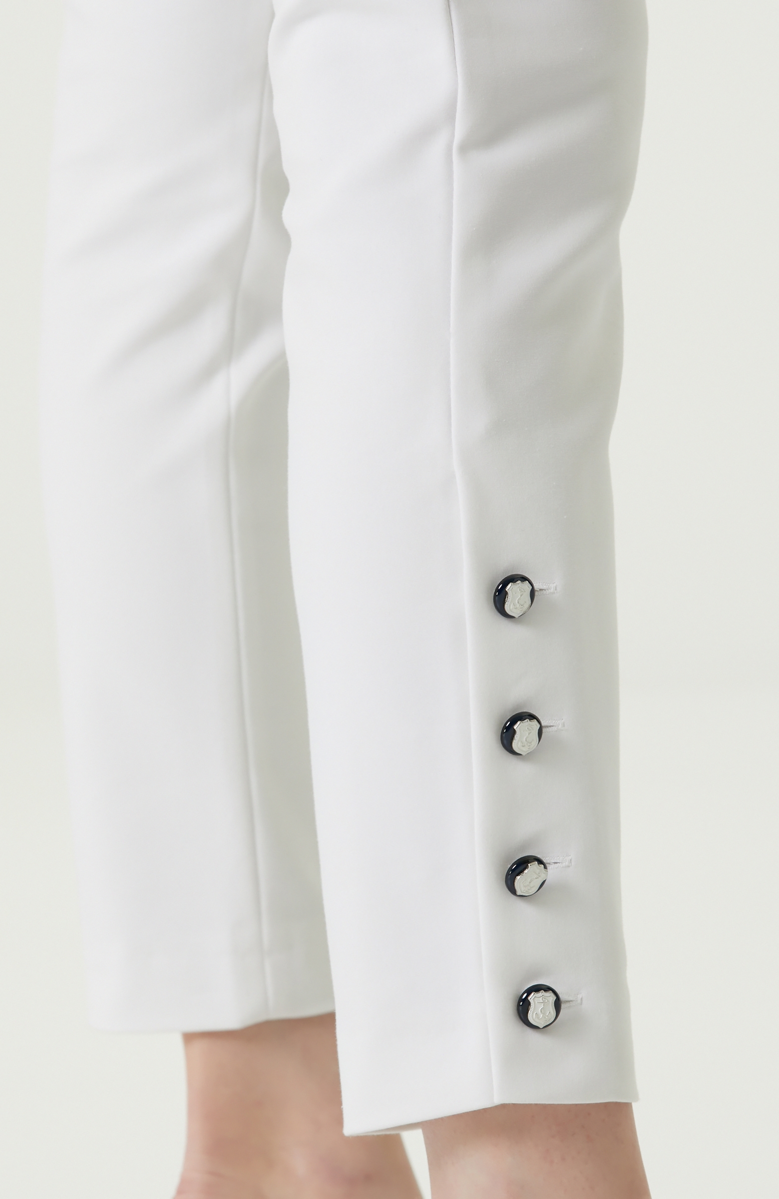 Slim Fit Beyaz Düğme Detaylı Pantolon