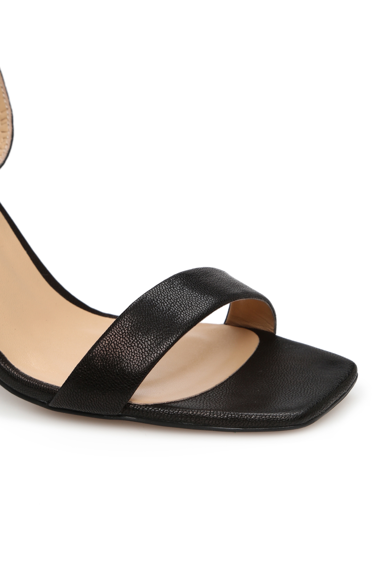 Siyah Deri Topuklu Kadın Ayakkabı