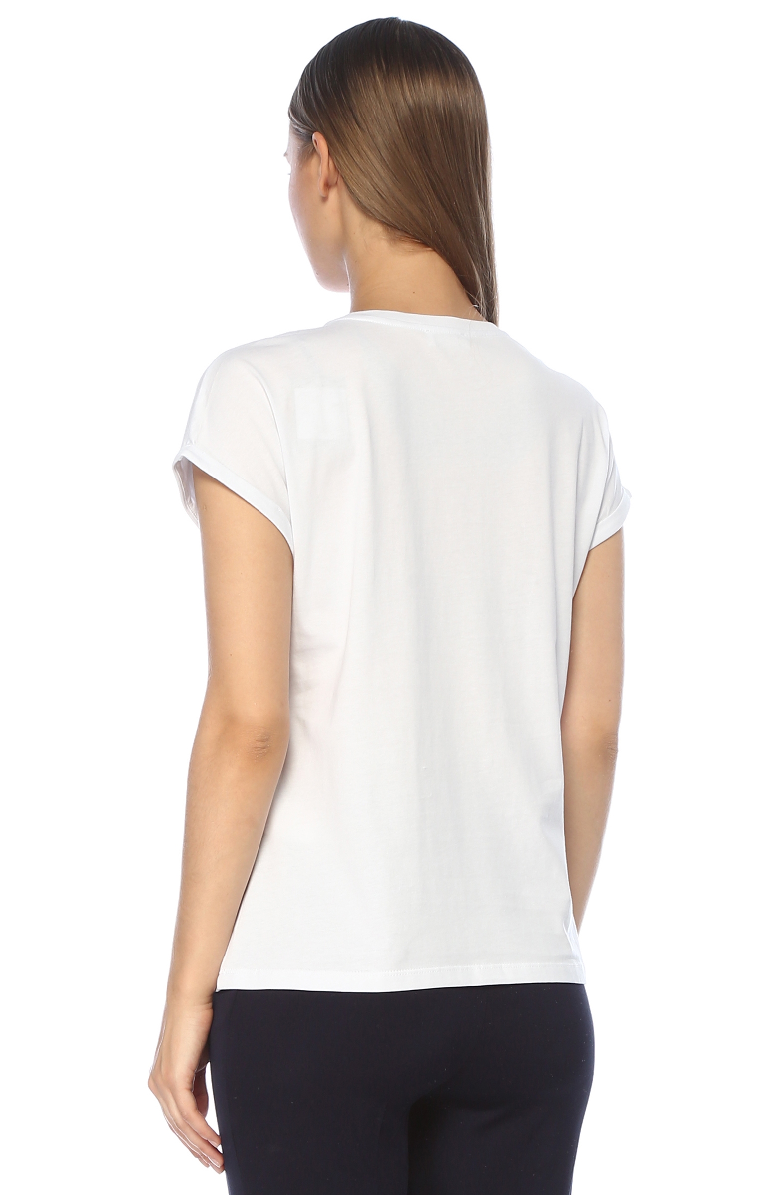 Beyaz İşleme Detaylı T-shirt