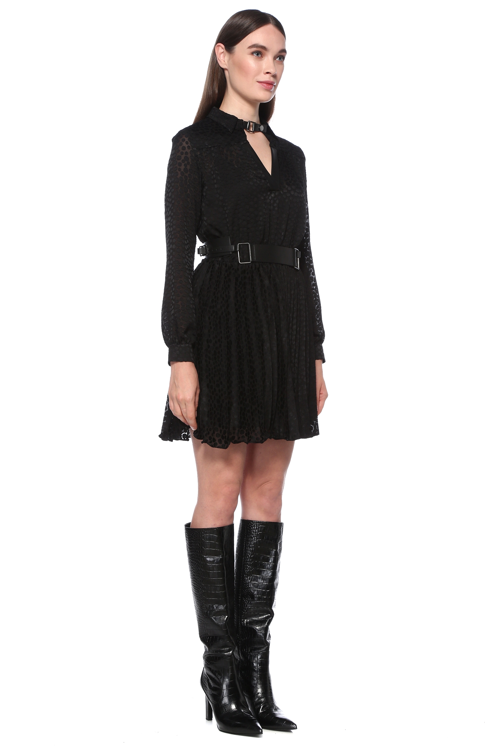 Siyah V Yaka Kemer Detaylı Mini Elbise