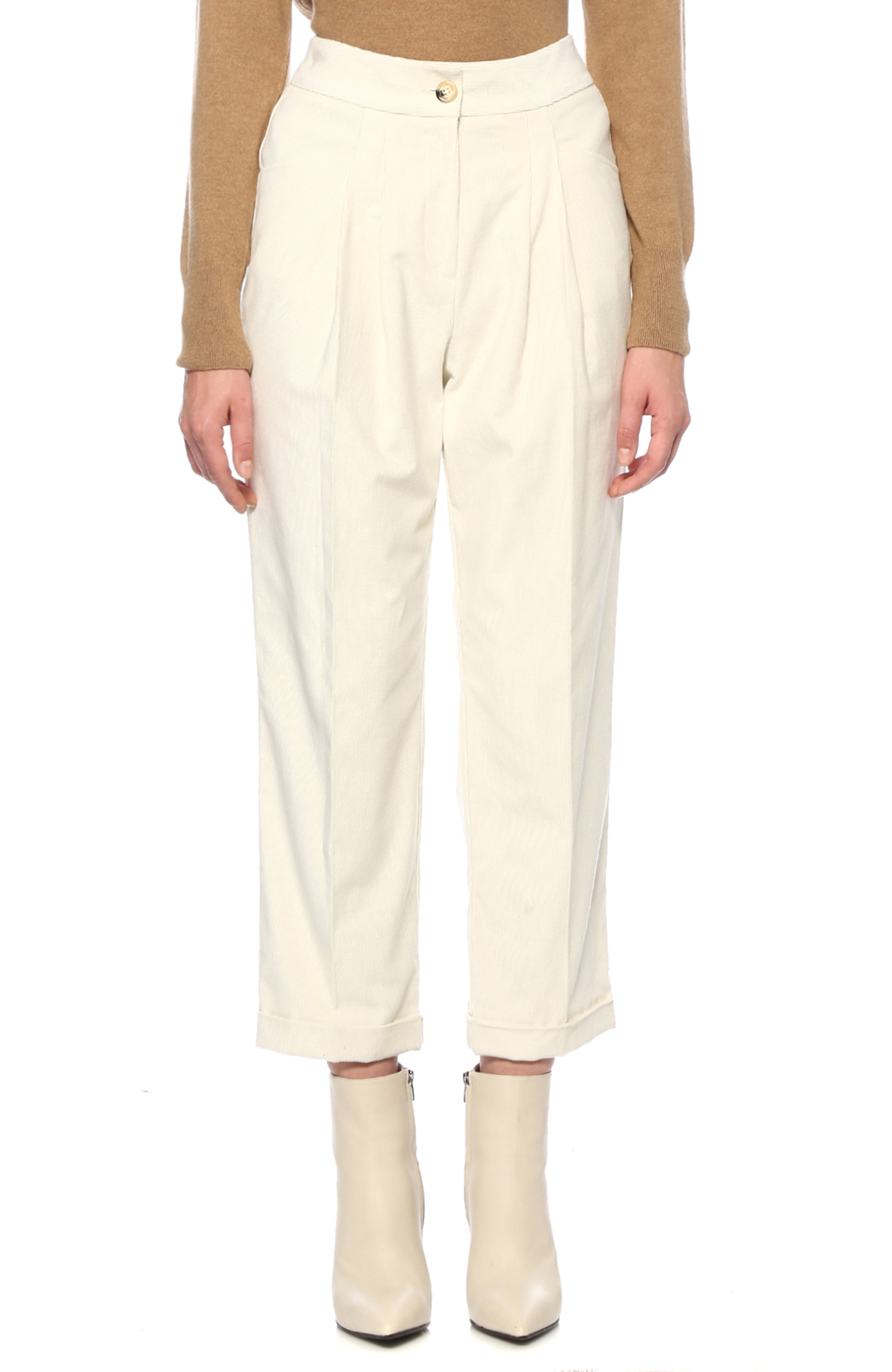 Slim Fit Beyaz Pili Detaylı Pantolon